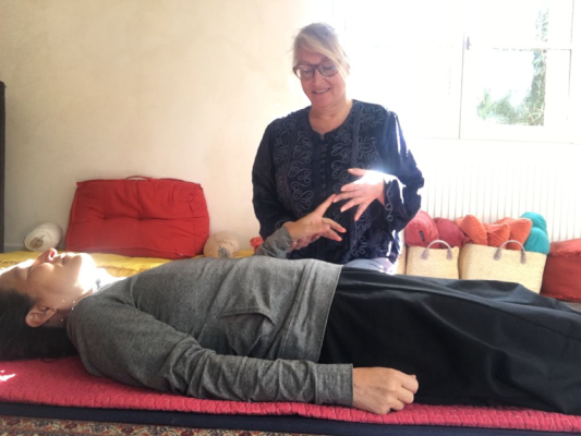soin-corps-massage-douceur-1536x1152